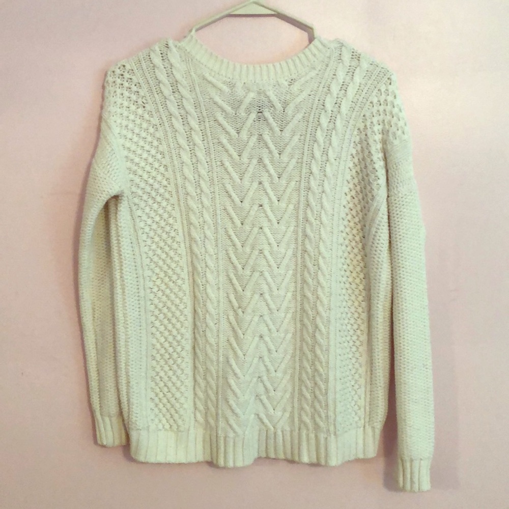 Long sleeve white forever 21 sweater